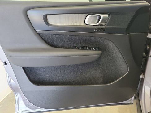 Certified 2026 Volvo XC40 B5 Plus AWD/4WD image 22