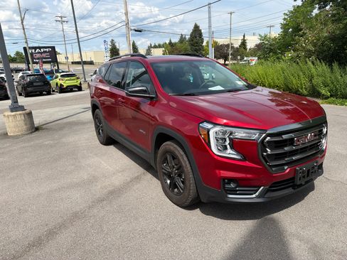 Used 2023 GMC Terrain AT4 AWD/4WD image 3