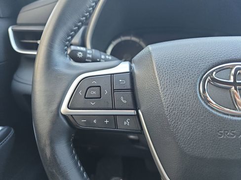 Used 2023 Toyota Highlander XSE FWD image 17