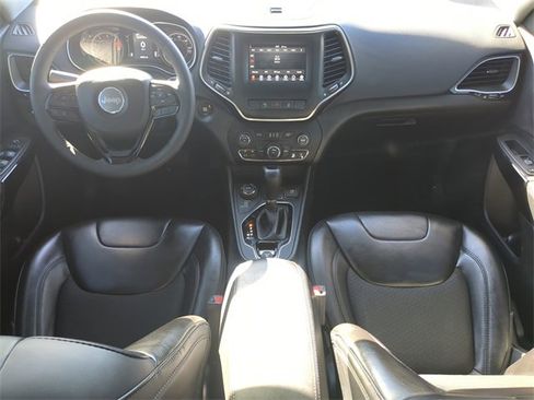 Used 2021 Jeep Cherokee Latitude Plus image 14