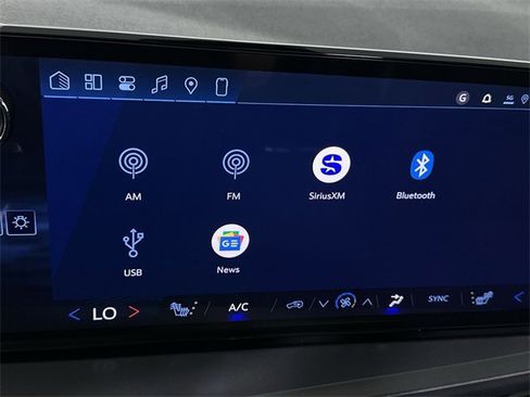 New 2026 Chevrolet Traverse LT w/ Sun and Wheel Package image 13