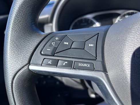 Used 2022 Nissan Kicks S image 12