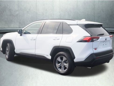 Used 2022 Toyota RAV4 LE AWD/4WD image 21
