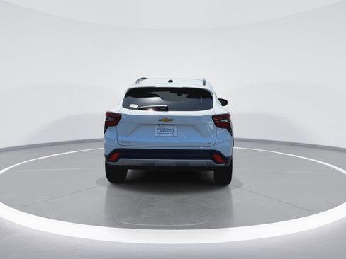 New 2026 Chevrolet Trax LT w/ Driver Confidence Package FWD image 7