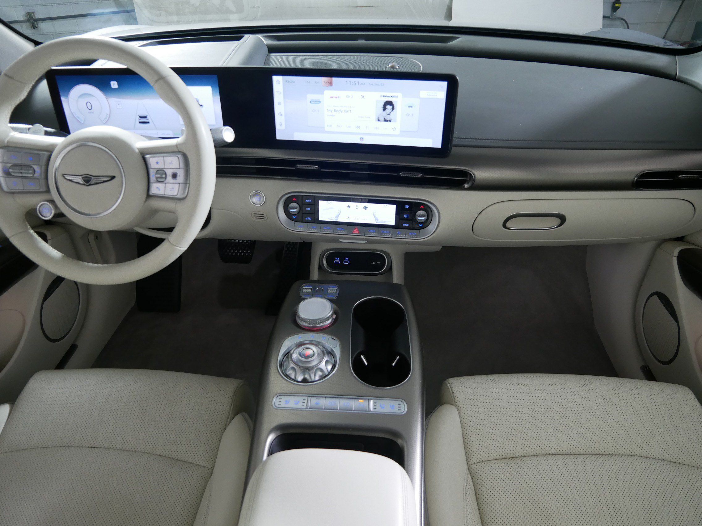 Certified 2023 Genesis GV60 Advanced AWD/4WD image 10