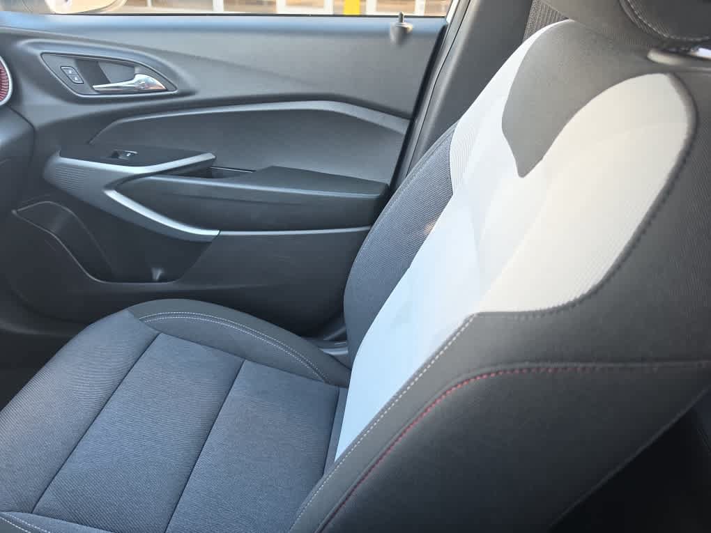 Used 2024 Chevrolet Trax RS w/ Driver Confidence Package FWD image 34