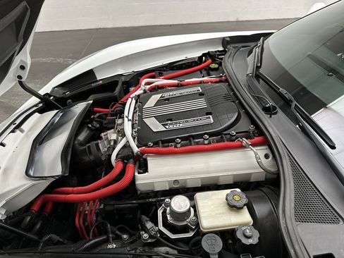 Used 2015 Chevrolet Corvette Z06 w/ 2LZ Preferred Equipment Group image 37