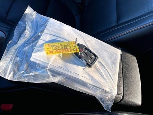 Used 2022 GMC Acadia AT4 w/ Technology Package image 34