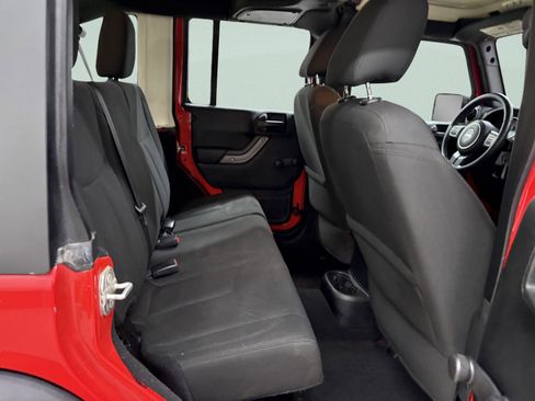 Used 2018 Jeep Wrangler Unlimited Sport w/ Connectivity Group image 15