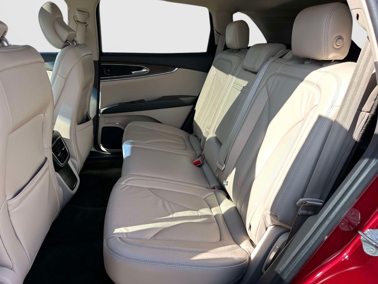 Used 2017 Lincoln MKX Select w/ Select Plus Package AWD/4WD image 12