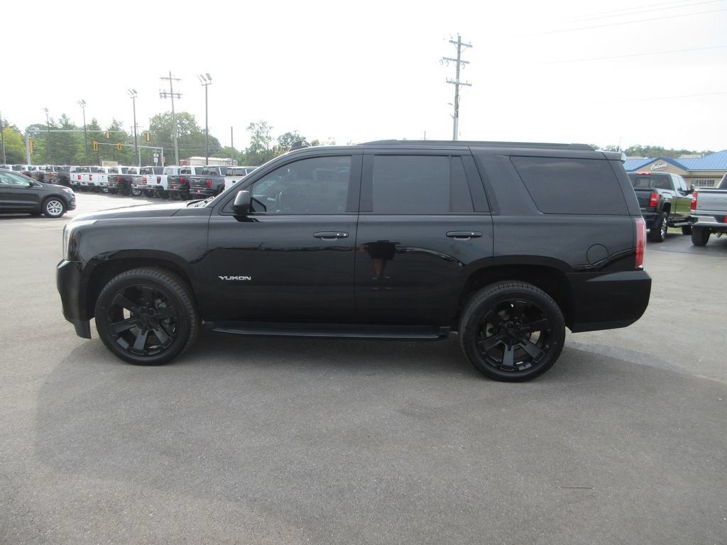 Used 2019 GMC Yukon SLT w/ Graphite Performance Edition AWD/4WD image 9