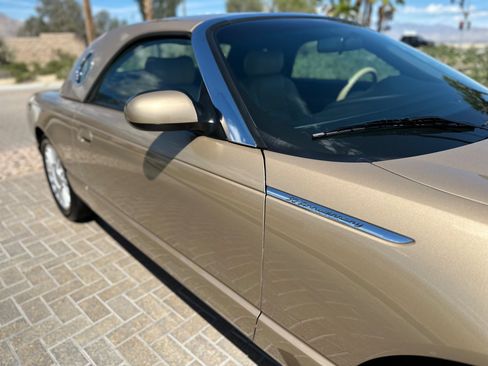 Used 2005 Ford Thunderbird Deluxe RWD image 34