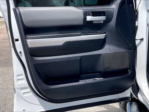 Used 2015 Toyota Tundra Limited RWD image 17