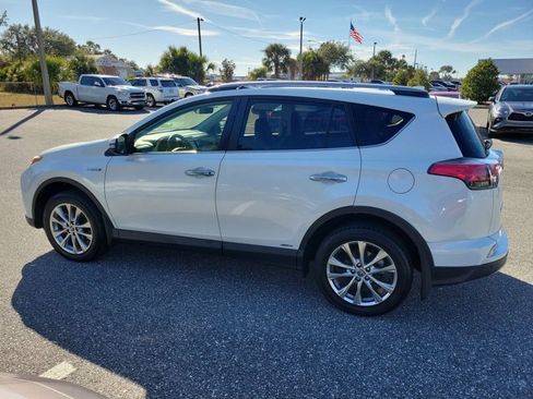 Used 2018 Toyota RAV4 Limited image 13