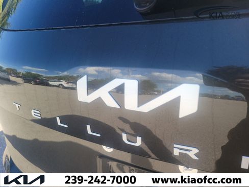 Used 2025 Kia Telluride EX FWD image 10