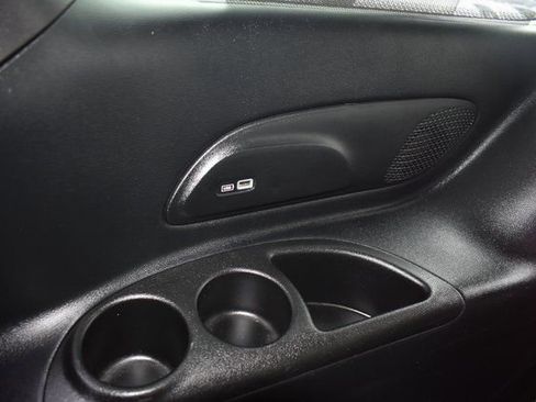 Used 2018 Chrysler Pacifica Touring-L w/ Premium Audio Group image 45