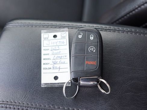 Used 2023 Jeep Compass Latitude AWD/4WD image 34
