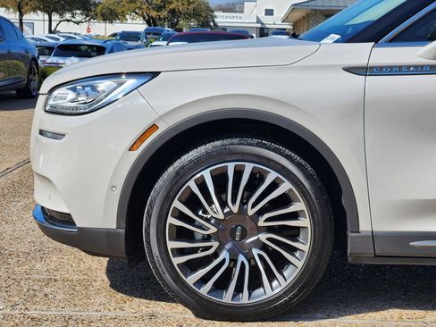 Used 2022 Lincoln Corsair Reserve w/ Equipment Group 201A image 8