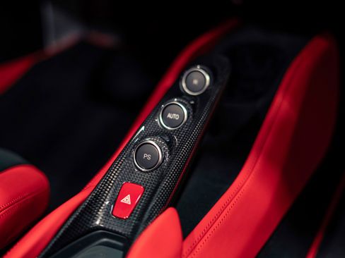 Used 2023 Ferrari F8 Tributo RWD image 28