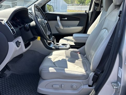 Used 2012 GMC Acadia SLT FWD image 9