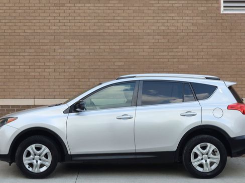 Used 2015 Toyota RAV4 LE FWD image 3