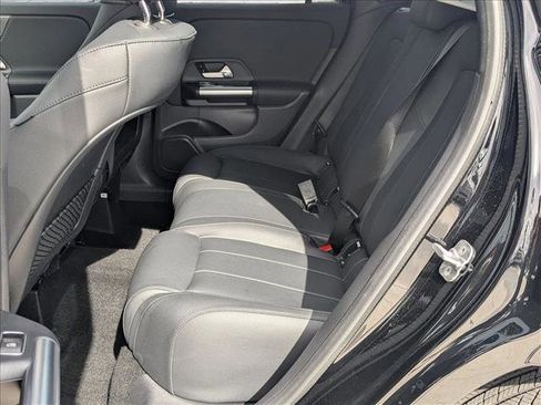 Used 2025 Mercedes-Benz GLA 250 image 14