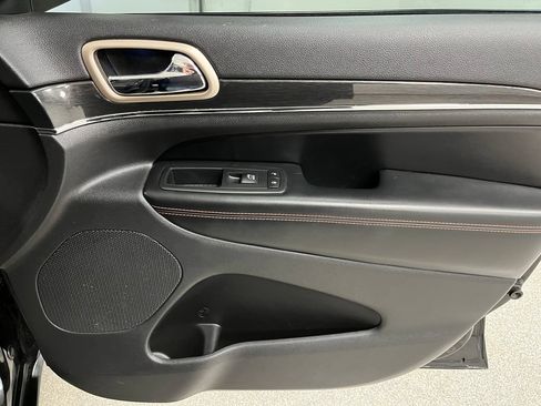 Used 2017 Jeep Grand Cherokee Limited 75th Anniversary AWD/4WD image 55