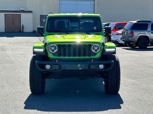 Used 2025 Jeep Gladiator Rubicon AWD/4WD image 10