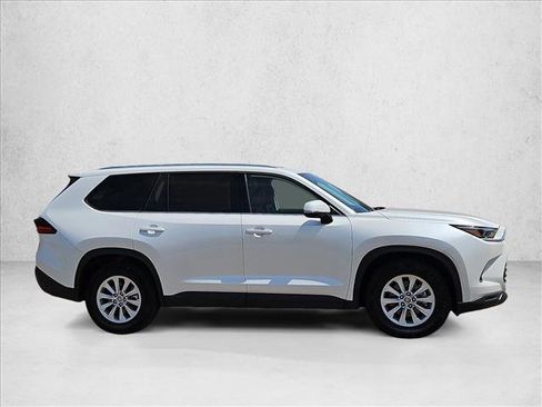 Used 2025 Toyota Grand Highlander AWD image 4