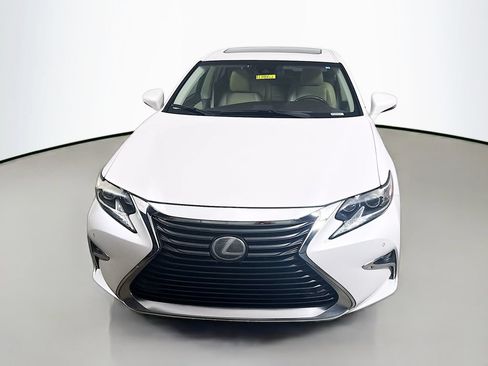 Used 2016 Lexus ES 350 w/ Luxury Package w/Wood Trim FWD image 2