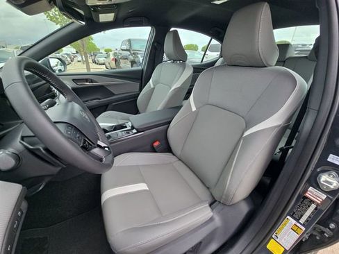 Used 2026 Toyota Camry SE w/ Convenience Package FWD image 15