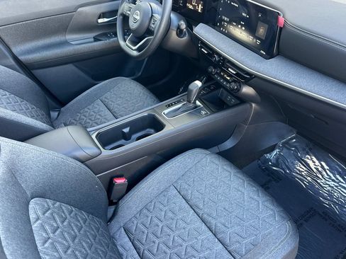 Used 2026 Nissan Kicks SV w/ SV Premium Package FWD image 17
