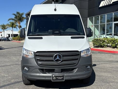 Used 2025 Mercedes-Benz Sprinter 2500 image 11