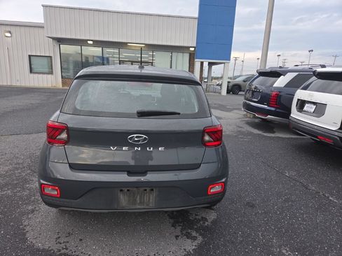 Certified 2023 Hyundai Venue SE FWD image 12