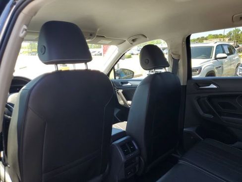 Used 2023 Volkswagen Tiguan SE image 11
