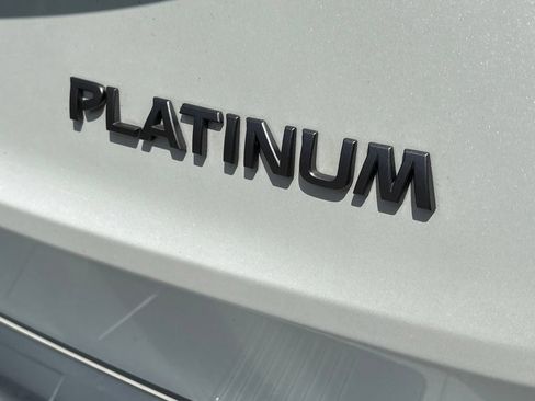Used 2024 Nissan Rogue Platinum w/ Platinum Premium Package FWD image 18