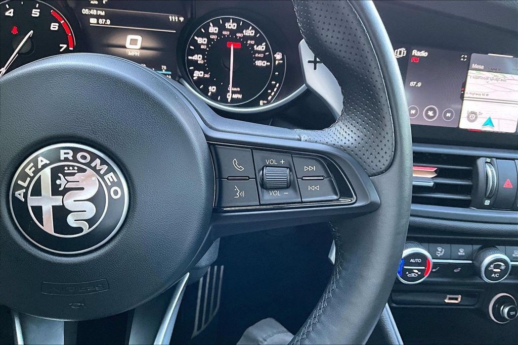 Used 2023 Alfa Romeo Giulia Veloce RWD image 19