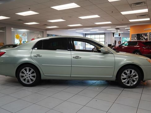 Used 2010 Toyota Avalon Limited FWD image 13