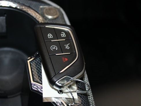 New 2026 Cadillac Optiq Luxury 1 image 18