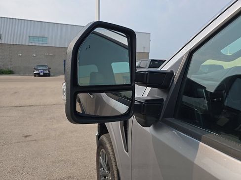 Used 2025 Ford F150 Lariat AWD/4WD image 7