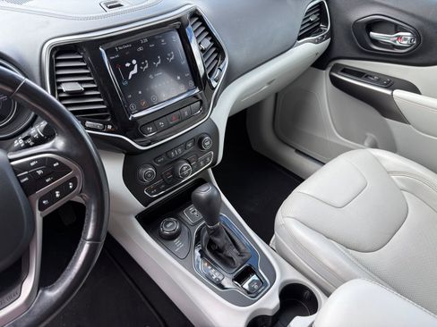 Used 2020 Jeep Cherokee Limited w/ Technology Group image 22