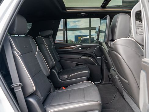 Used 2021 Cadillac Escalade Premium Luxury w/ LPO, Radiant Package AWD/4WD image 47