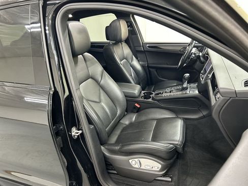 Used 2018 Porsche Macan S image 24