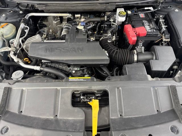 Used 2024 Nissan Rogue S AWD/4WD image 17