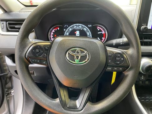 Used 2025 Toyota RAV4 LE AWD/4WD image 30