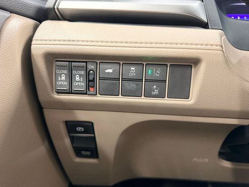 Used 2019 Honda Odyssey EX-L image 32