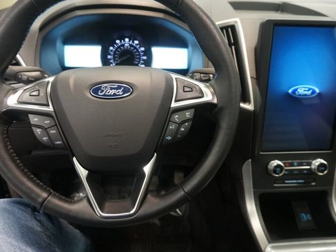 Used 2024 Ford Edge SEL w/ Convenience Package image 11