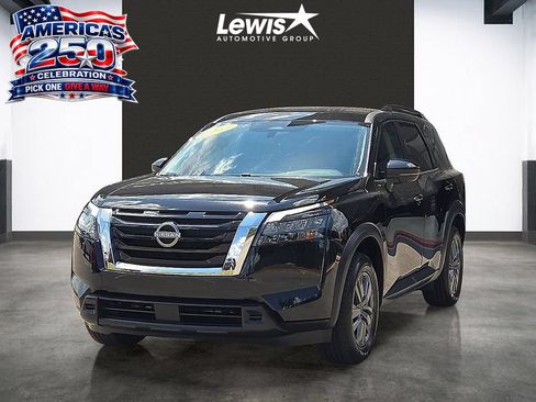 Used 2025 Nissan Pathfinder SV FWD image 1