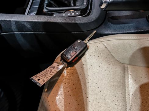 Used 2017 Volkswagen Jetta SEL image 58