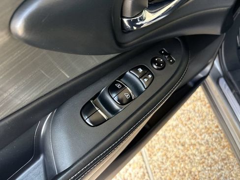 Used 2018 Nissan Murano SL w/ Cargo Package FWD image 23